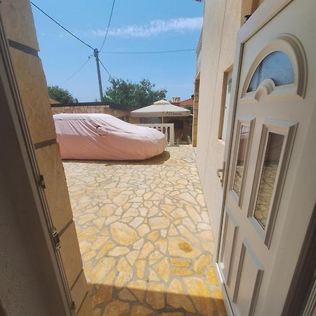 דירות סנג' Apartman Toja מראה חיצוני תמונה