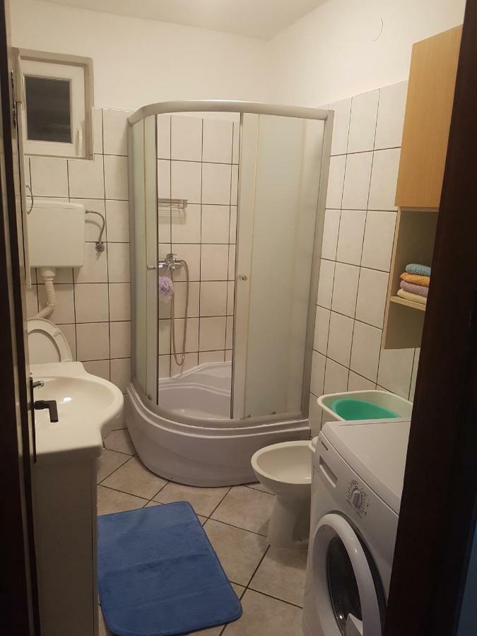 דירות סנג' Apartman Toja מראה חיצוני תמונה
